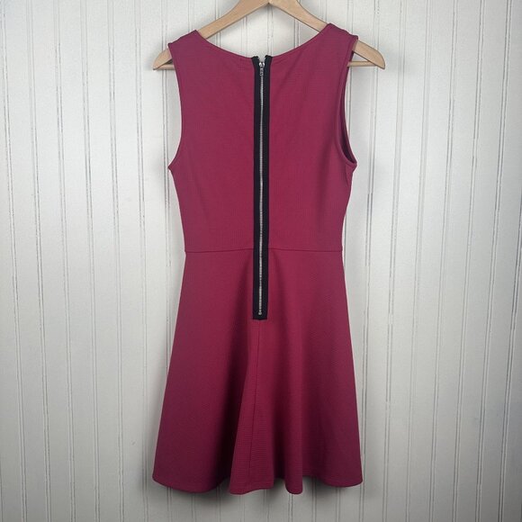 City Studio Y2K Style Dark Fuchsia Dress In Size Medium Black Back Zipper Accent - Picture 1 of 11